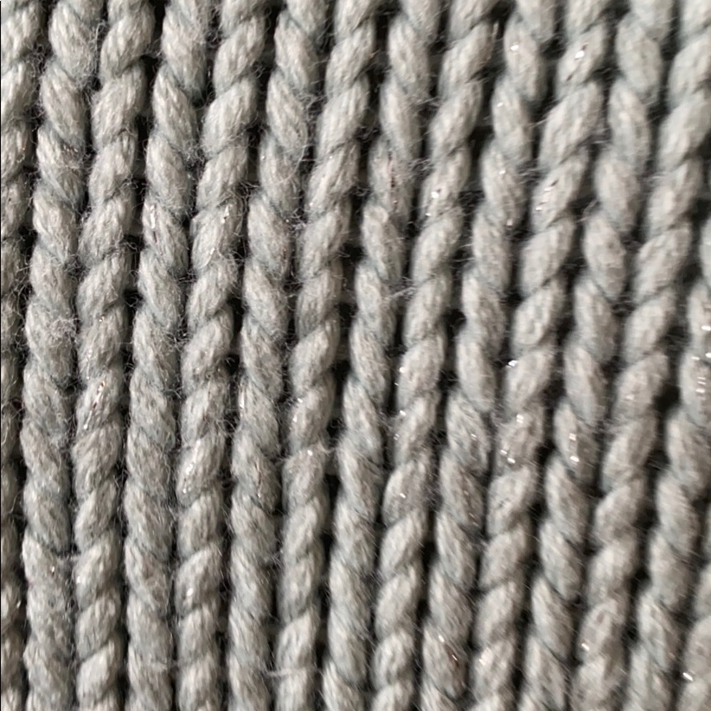 Sweaters - Picture 4 of 4